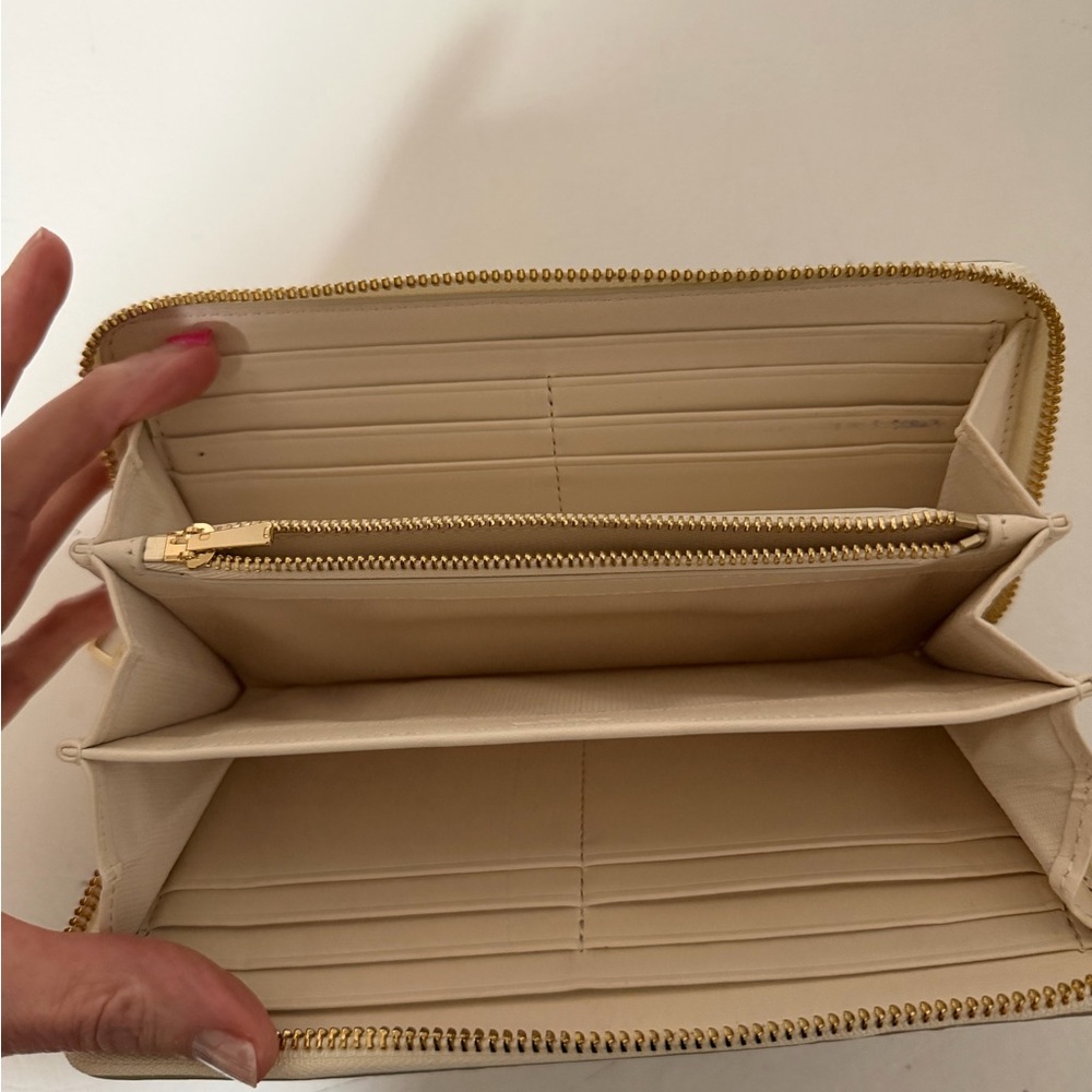 Coach Cream Embossed Wallet - Picture 3 of 11